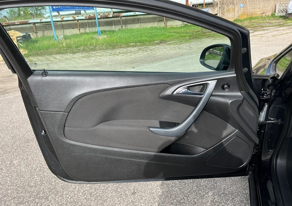 Opel Astra cena 26950 przebieg: 188000, rok produkcji 2012 z Konin małe 326
